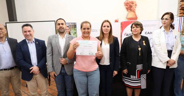 La Nación / CAH y AFD lanzan “Kuña ñamombarete hagua” para empoderar a mujeres