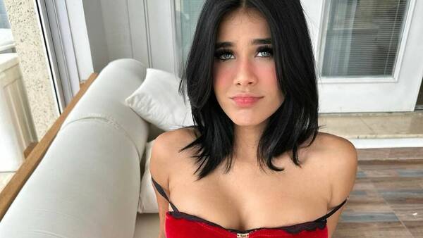 [GALERÍA] Modelo se hizo viral por su cuerpo pintado antes del partido Paraguay vs Colombia