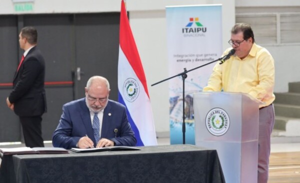 ITAIPU y MUVH acuerdan financiar la construcción de unas 300 viviendas