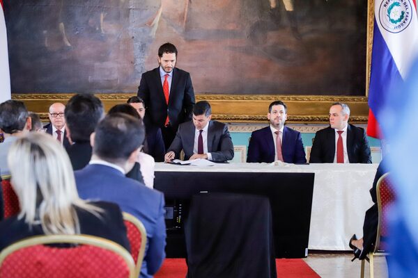 The three State Branches signed and presented strategies against corruption - .::Agencia IP::.