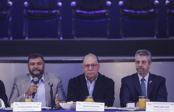 Industria prevé un aumento de 25 % en la demanda de medicinas en México por envejecimiento - MarketData