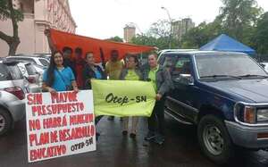 Educación: docentes protestaron por cambio en ley de presupuesto - Nacionales - ABC Color