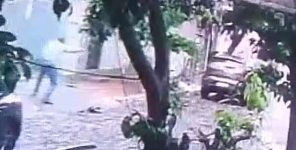 Video: así el agente de la Senad se enfrentó a motochorros y evitó que le robaran - Policiales - ABC Color
