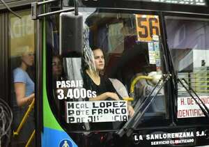 Lo que dice el Gobierno a los pasajeros sobre las reguladas de colectivos - Economía - ABC Color