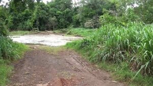 Hallan cadáver de una mujer a orillas de un arroyo en Cambyretá
