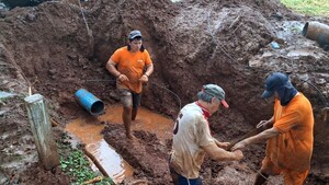 Exceso de presión rompe cañería y deja sin agua a Coronel Oviedo por 12 horas