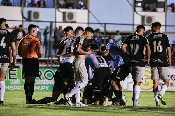 Guaireña FC ganó un partido estratégico y Tacuary dejó de depender de sí mismo | 1000 Noticias