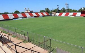 Saldan deuda por construcción de graderías de General Caballero