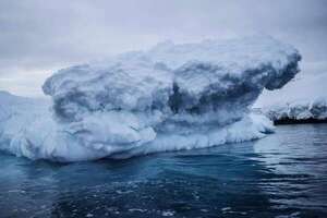 El mayor iceberg del mundo vuelve a estar en movimiento tras más de 30 años encallado - Mundo - ABC Color