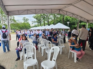 Feria de empleos del Ministerio de Trabajo registra una masiva concurrencia - La Tribuna
