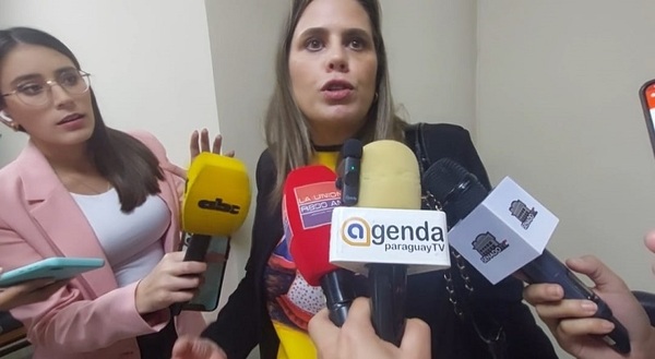 Kattya rechaza propuesta de Salyn sobre Balotaje