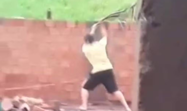 Detienen e imputan a hombre que casi mató a golpes a su perro - Noticiero Paraguay