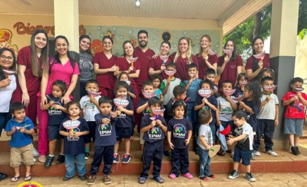 Universitarios de CDE ayudan a cuidar salud bucal de niños vulnerables