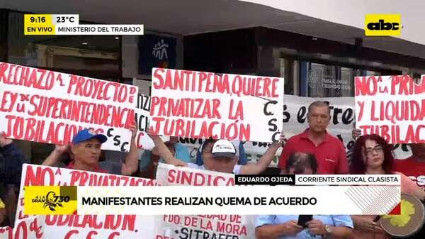 Video: Manifestantes realizan “quema de acuerdo” - ABC Noticias - ABC Color