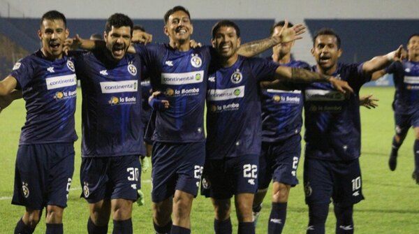 Versus / ¡Insólito! Sol de América despidió a su DT por Whatsapp y todavía no empezó el 2024