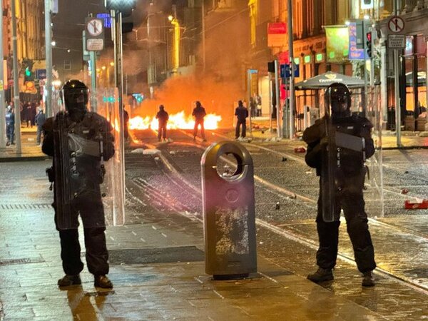 “Irish Lives Matter”: caos en Dublín tras ataque a escuela