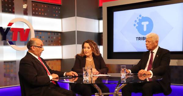 La Nación / Periodistas debaten sobre el rol de los medios en democracia