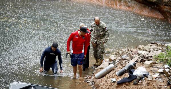 La Nación / Sigue la búsqueda: restos de tejidos encontrados en el arroyo Lambaré no son del militar desaparecido