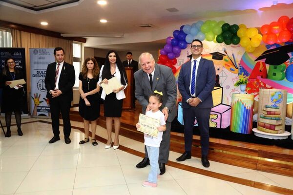 Guardería Dulce Despertar entregó certificados a niños del nivel jardín