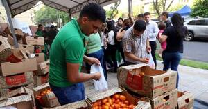 La Nación / La feria de descuentos también ofertó 12 toneladas de tomates