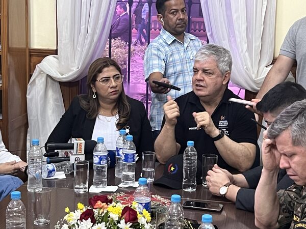 Ministro del Interior se compromete a reforzar la seguridad en el departamento de Concepción con más patrulleras