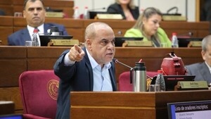 Bachi Núñez sugiere desaparecer el Ministerio de la Mujer