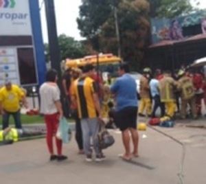 Tres heridos tras descarga eléctrica en obras en San Antonio - Paraguay.com