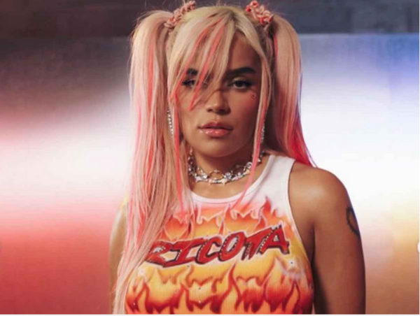 (VIDEO). Karol G sorprendió a internas de una cárcel de mujeres