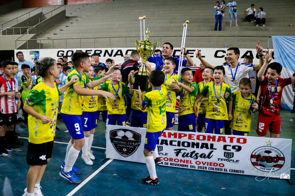 Franco es bicampeón nacional C9 de futbol de salón - La Tribuna