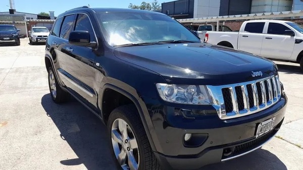 Nuevo modus operandi: fingieron que se le cayó la chapa para robarle la camioneta