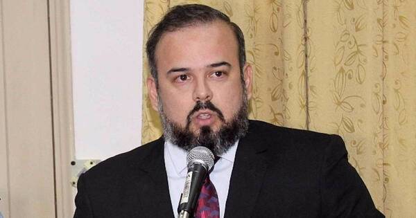 La Nación / “Rolón Luna se equivocó de ventanilla”, dijo exviceministro