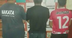 La Nación / Detienen a tres sujetos por robar basureros de hierro en Villa Elisa