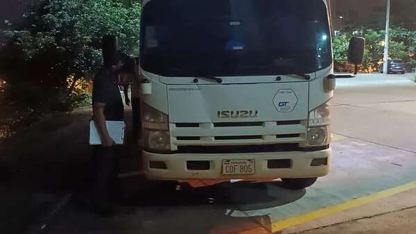 Motochorros disparan en la cabeza a un camionero durante asalto en Ciudad del Este - ABC en el Este - ABC Color
