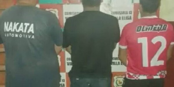 Detienen a tres sujetos por robar basureros de hierro en Villa Elisa