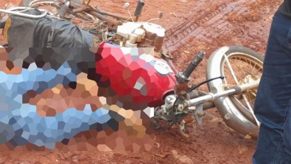 Motociclista cae y muere en camino vecinal de Juan León Mallorquín