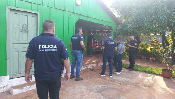 EN EL MARCO DEL ASESINATO DE KAREN MELGAREJO, ALLANAN UNA VIVIENDA EN B° SANTA RITA DE ENCARNACIÓN - Itapúa Noticias