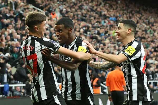 Newcastle goleó al Chelsea con asistencia de Miguel Almirón - Fútbol Internacional - ABC Color