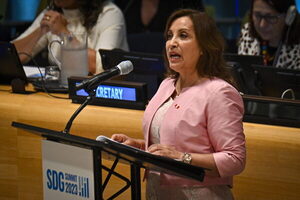 Boluarte anuncia un aumento de sueldos para personal sanitario y maestros universitarios - MarketData