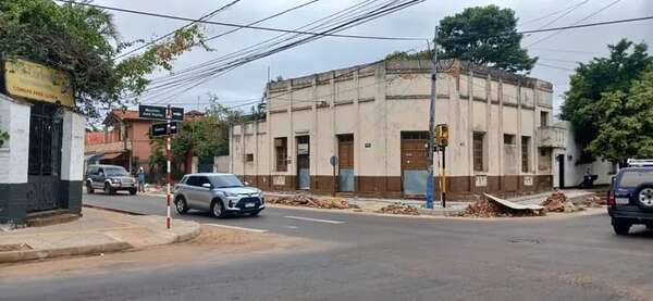 Unificación de veredas en Luque: Obras de nunca de acabar - Nacionales - ABC Color