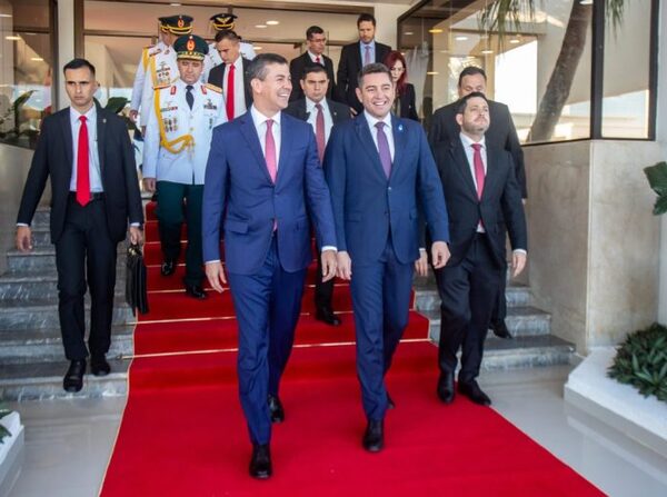 Diario HOY | Santiago Peña viaja a Roma para reunirse con el Papa Francisco