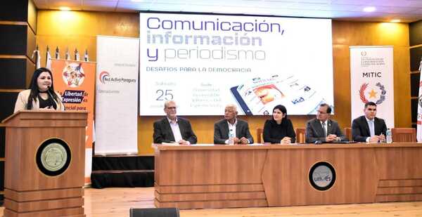 Expertos discutieron rol del periodismo y comunicación pública para el fortalecimiento de la democracia - .::Agencia IP::.