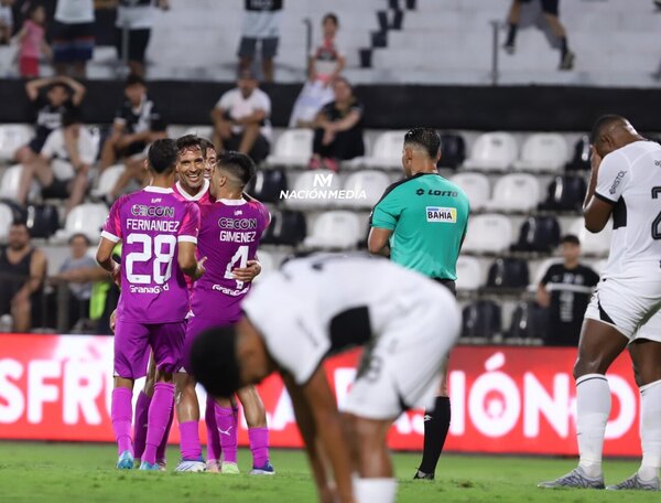 Versus / Libertad festeja en Para Uno y deja a Olimpia sin boleto a Copa Libertadores