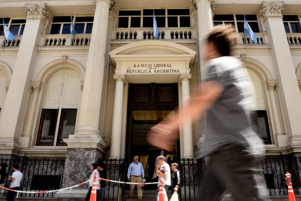 Cierre del Banco Central de Argentina “no es negociable”, afirma Milei | 1000 Noticias