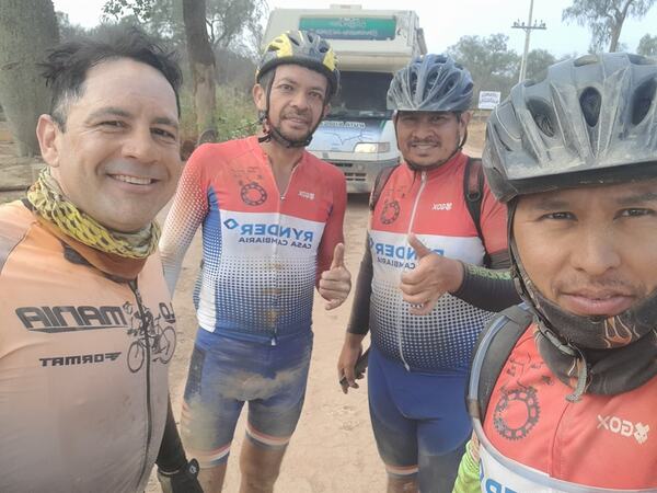 Ciclistas norteños culminan desafiante travesía bioceánica