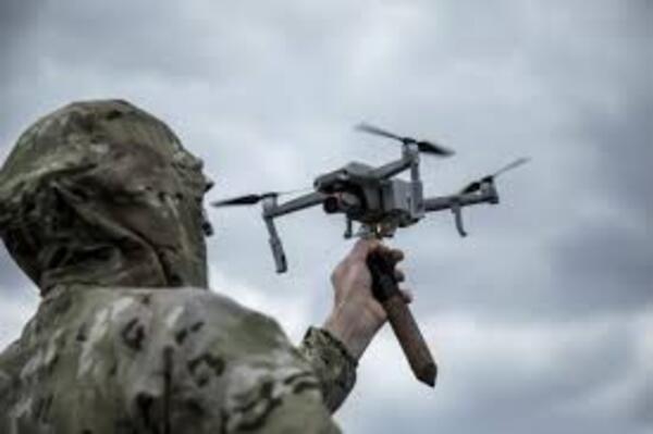 Ucrania lanza ataque masivo con drones en territorio ruso | 1000 Noticias