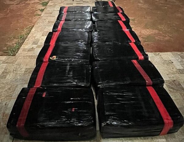 Incautan varios paquetes con más de 430 panes de marihuana en Canindeyú