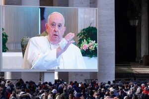 El papa Francisco reveló que tiene una “inflamación pulmonar”