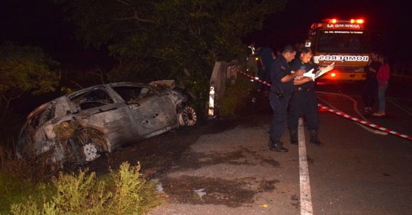 Incendio tras choque en Acahay dejó dos mujeres fallecidas y dos heridos