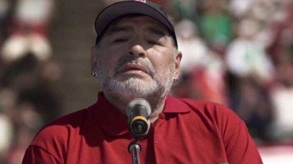 Ex esposa de Maradona dice que estaba «secuestrado» por su abogado