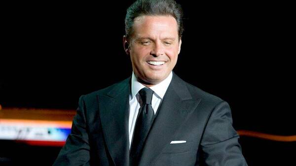 [VIDEO] ¡El beso de Luis Miguel a una niña que causó indignación!